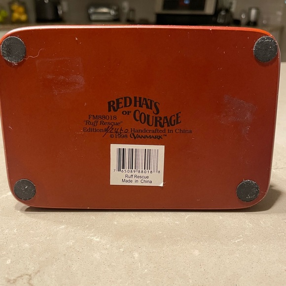 Vanmark 1998 Limited Edition Statue Red Hats Of Courage Firefighter RUFF RESCUE - Picture 7 of 9